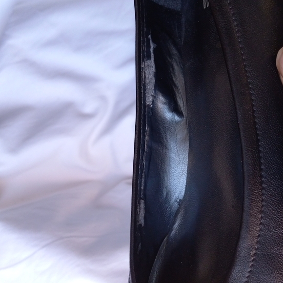 Stuart Weitzman Round Toe and Round Block Heels Size 6M - Picture 13 of 16